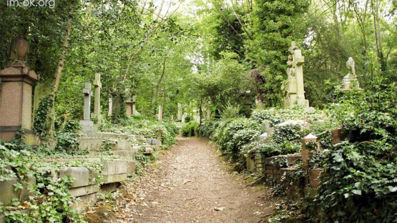 Highgate Cemetery สุสานเก่าแก่ กลางลอนดอน