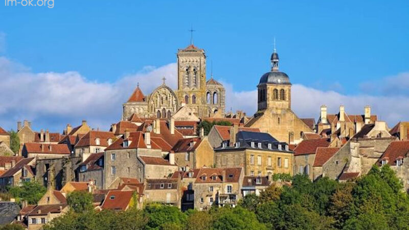 Vézelay เมืองเก่าบนเนินเขา