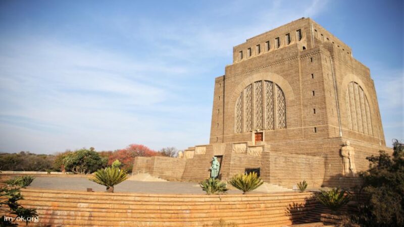 อนุสาวรีย์วูร์เทรคเกอร์ (Voortrekker Monument & Museum)