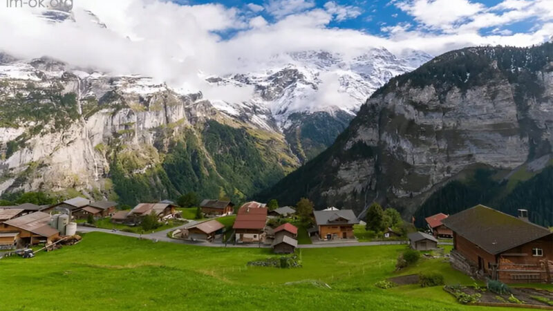 Gimmelwald หมู่บ้านเล็กในหุบเขาสวิส