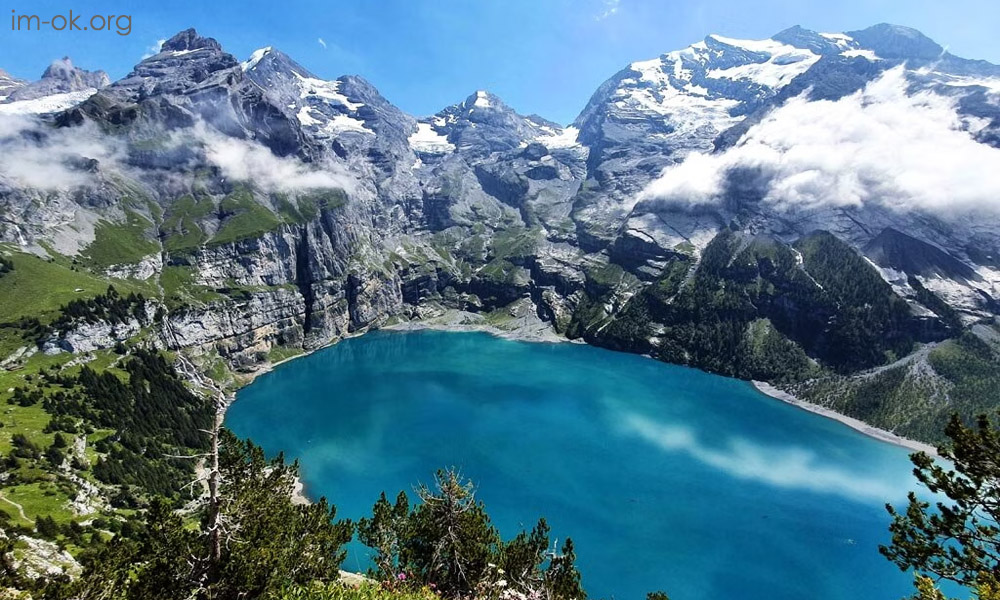 Oeschinensee ทะเลสาบกลางภูเขาสวยสงบ
